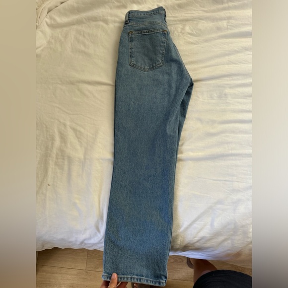 Dark washed Abercrombie curve love jeans. Size 28/6XS. - Picture 3 of 4